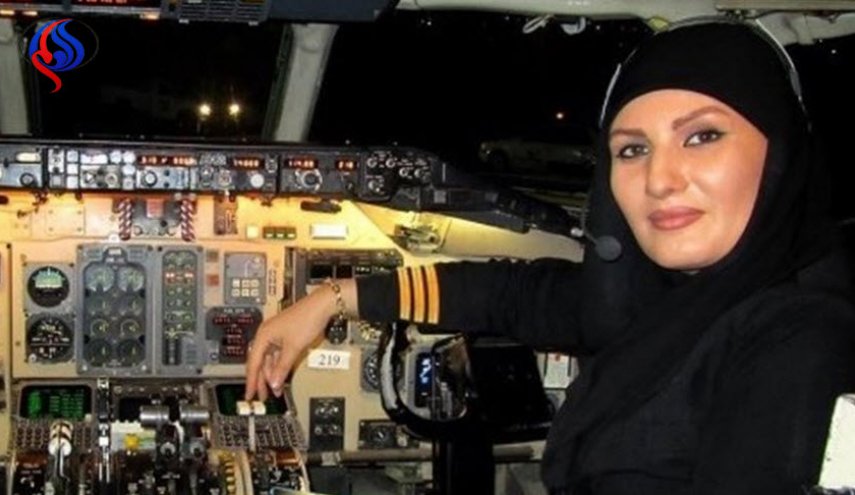 تعرف على القائدة الايرانية الوحيدة لطائرة 