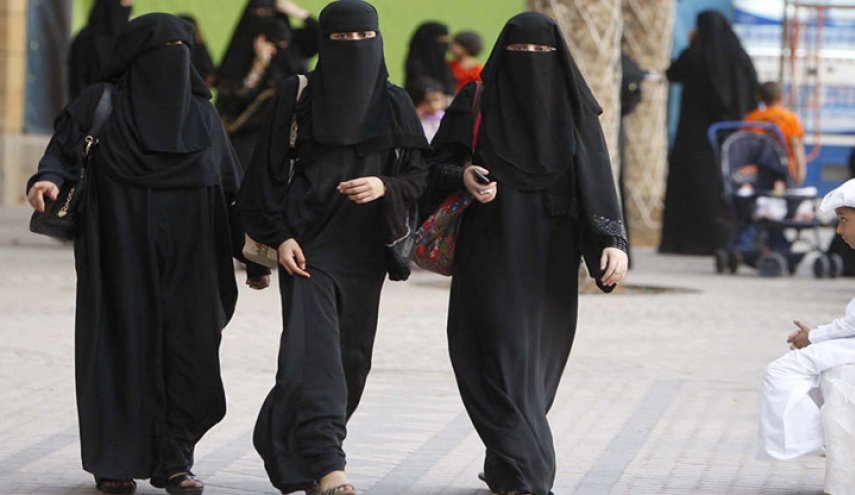 3 سيدات سعوديات يحرمن من مكافأة قيمة لسبب غريب