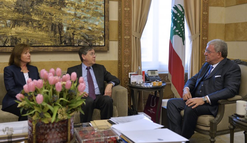 وزير الداخلية اللبناني لساتر فيلد: لبنان متمسك بحقة برا وبحرا