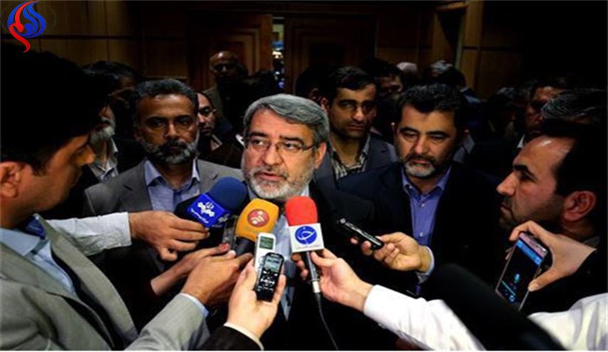 وزیر کشور به جمع راهپیمایان تهرانی پیوست