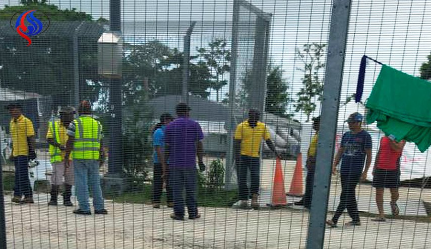  مفوض حقوق الإنسان يدعو بابوا غينيا الجديدة إلى حماية اللاجئين