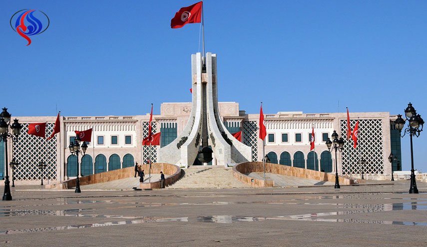تونس: لم نقدم للبرلمانيين الأوروبيين لا تمرا ولا زيت زيتون!