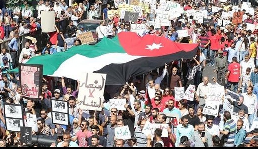 پافشاری مردم اردن بر برکناری دولت و انحلال پارلمان