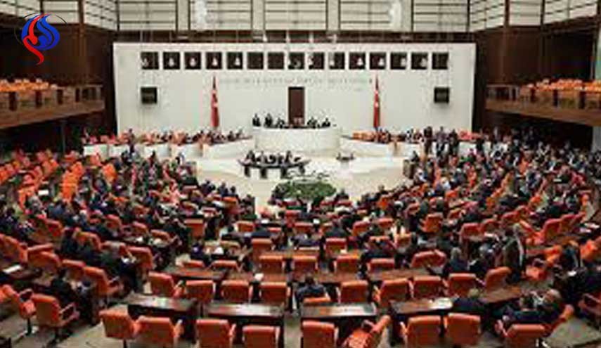 ترکیا تسقط تفويض نائبين من حزب مناصر لقضية الاكراد