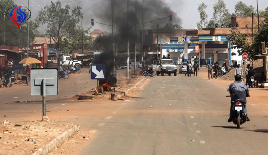 انفجار وإطلاق نار قرب مقر الجيش في بوركينا فاسو