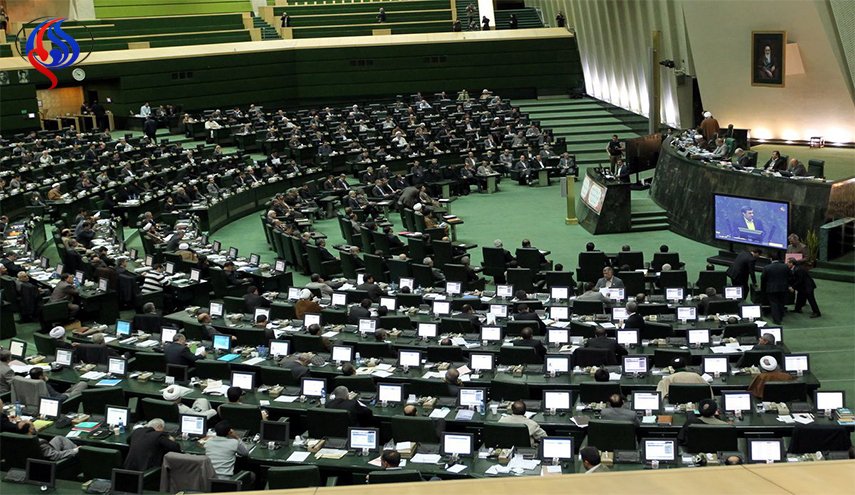 جمعی از خانواده شهدای حادثه تروریستی پارلمان در مجلس حضور یافتند
