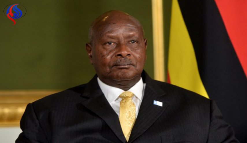 رئيس أوغندا يقيل مسؤولين أمنيين
