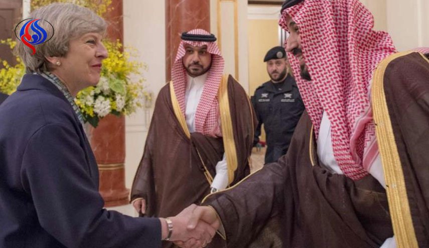 آبزرور: لندن کرنش شرم‌آور مقابل ولیعهد سعودی را متوقف کند