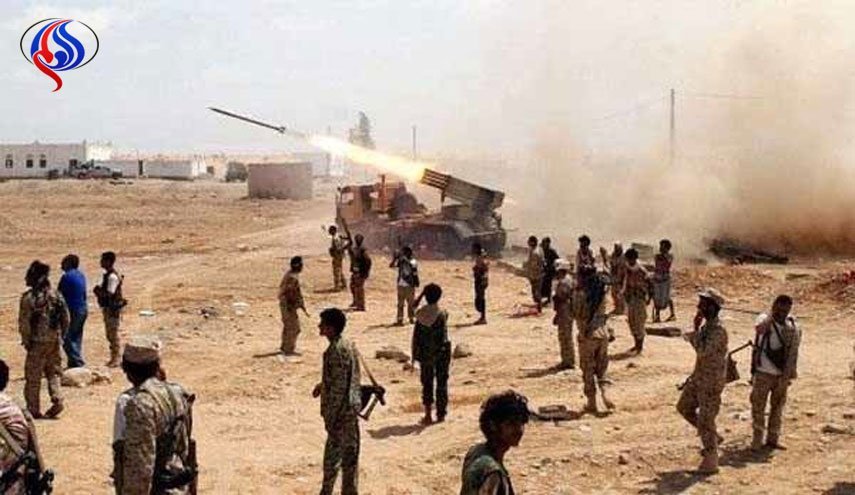 حملات توپخانه ای نیروهای یمنی به مواضع مزدوران سعودی