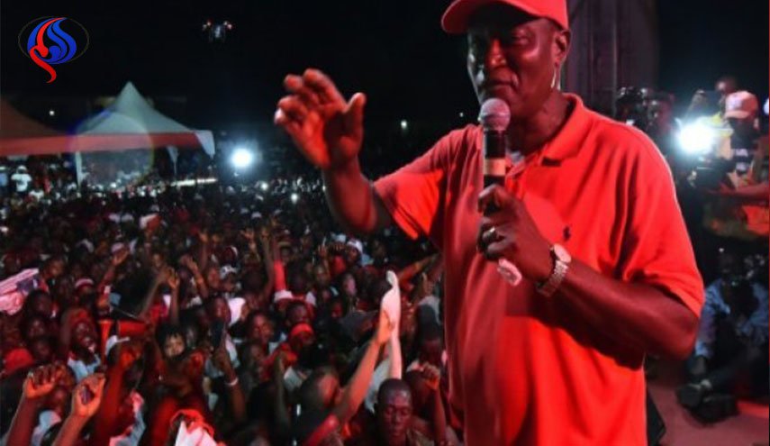 الناخبون في سيراليون يصوتون لاختيار رئيس جديد للبلاد
