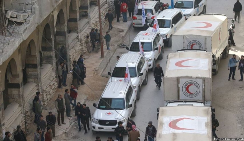 ورود 25 کامیون حامل کمک های انسان دوستانه به غوطه شرقی دمشق از طریق گذرگاه الوافدین 