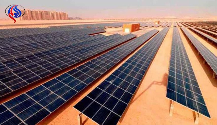 مصر تفتتح أولى محطات الطاقة الشمسية بأسوان