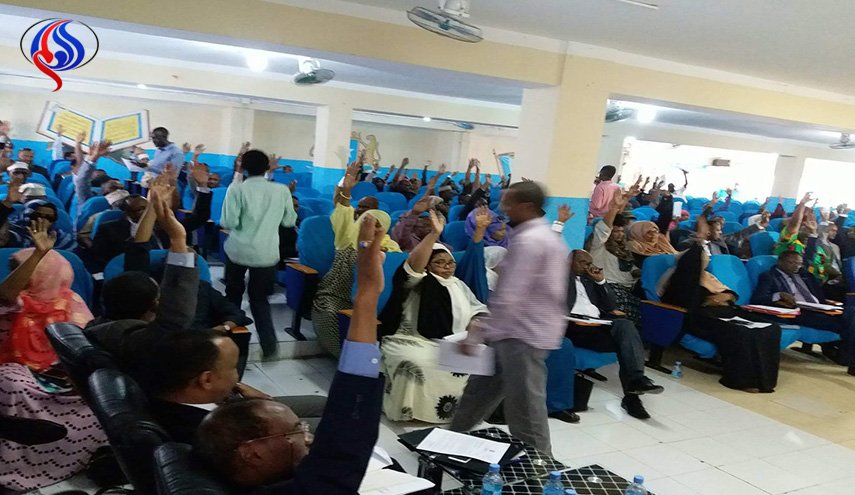صفعة تلقتها الإمارات.. برلمان الصومال يلغي اتفاقيات 