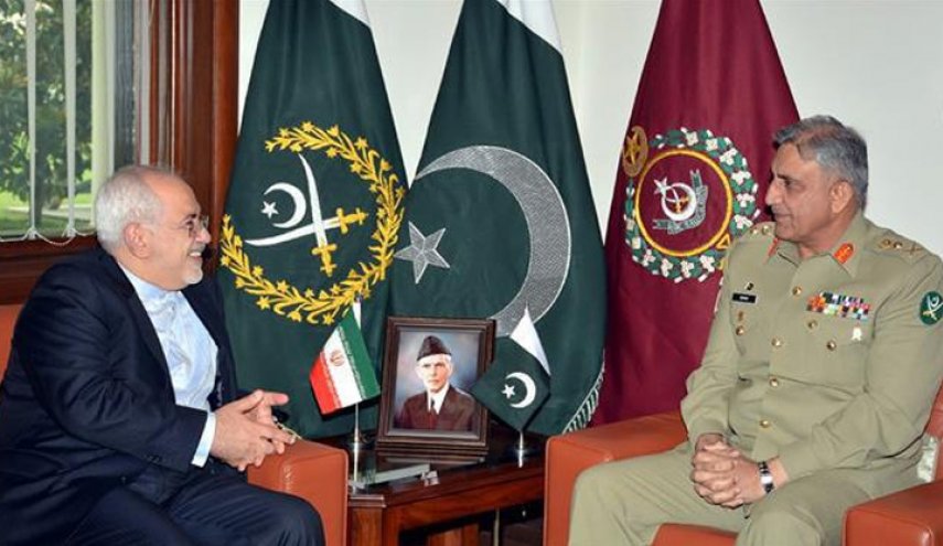 ظريف يلتقي قائد الجيش الباكستاني في إسلام آباد