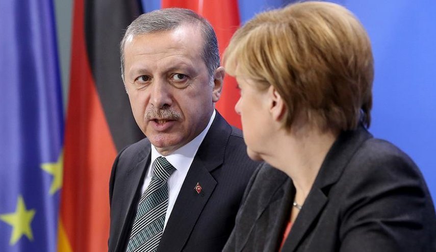 گفت‌وگوی تلفنی مرکل و اردوغان در زمینه اقدام علیه تروریسم