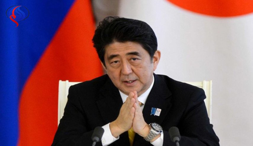رئيس وزراء اليابان يعتذر وسط فضيحة محسوبية ويتعهد بمراجعة الدستور