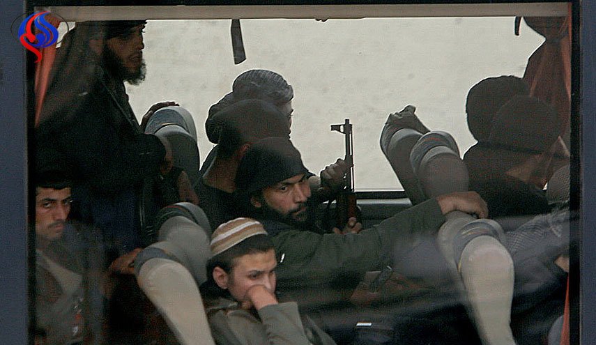 خروج 6700 مسلحاً من فيلق الرحمن من الغوطة نحو إدلب 