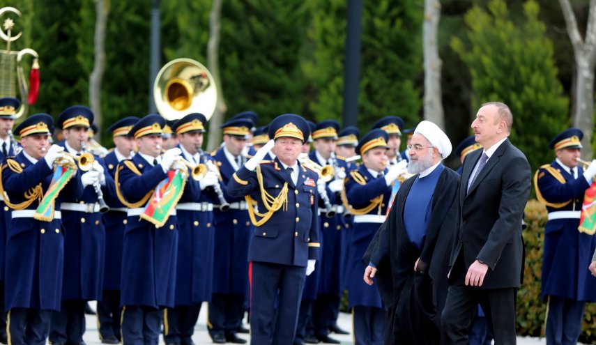 مراسم استقبال رسمی از روحانی در کاخ ریاست جمهوری آذربایجان/ مذاکرات مشترک و امضای اسناد همکاری