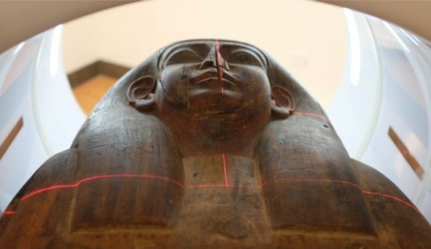 اكتشاف مومياء في تابوت فرعوني كان يُعتقد أنه فارغ +صور