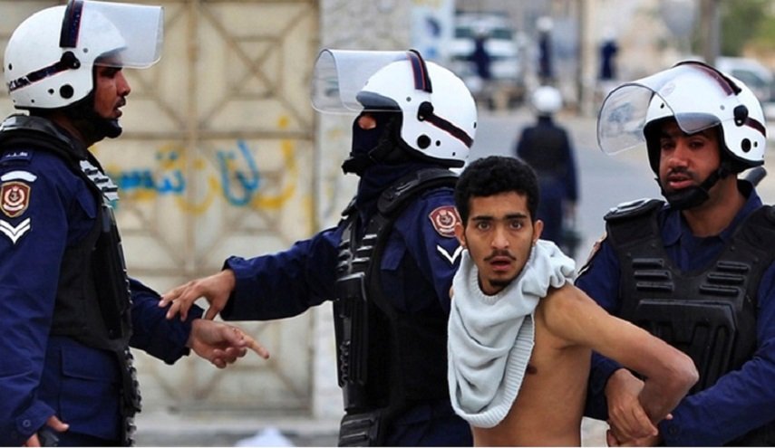مداهمات واعتقالات يشنها مدنيو داخلية البحرين بالديه