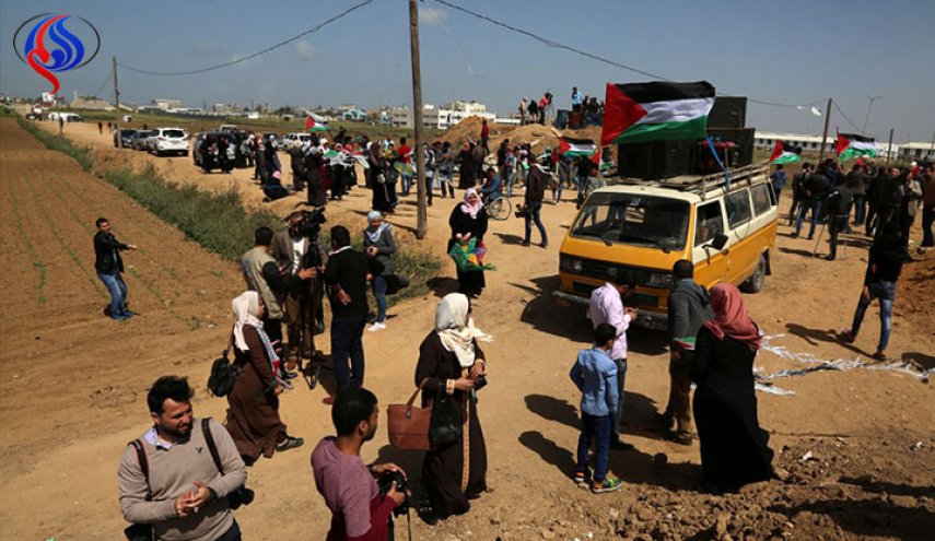 صور.. بدء تدفق الفلسطينيين تجاه مخيمات العودة شرق القطاع