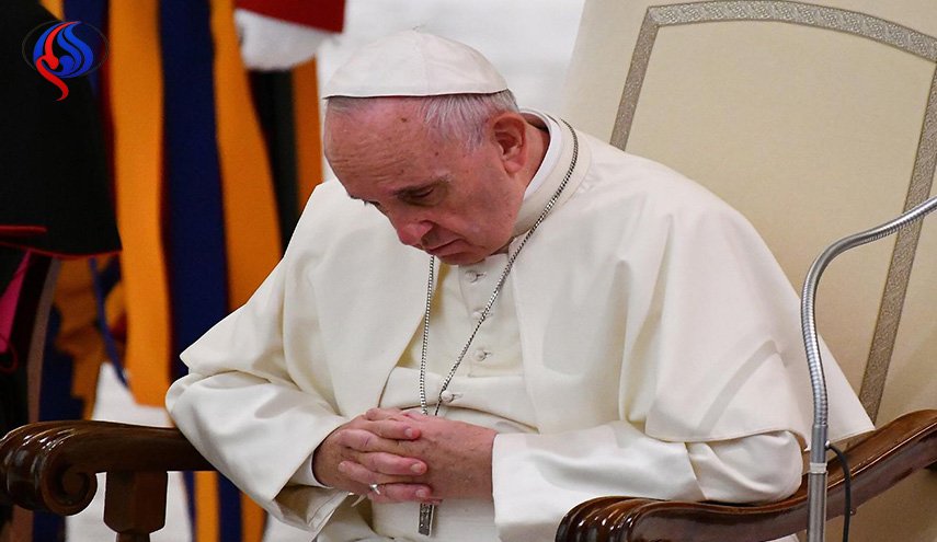 البابا يطلب الصفح من ضحايا الاعتداءات الجنسية في إيرلندا