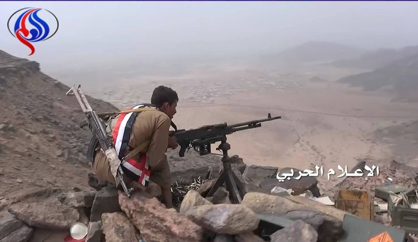 القوات اليمنية تطهر مواقع قبالة منفذ علب بعسير