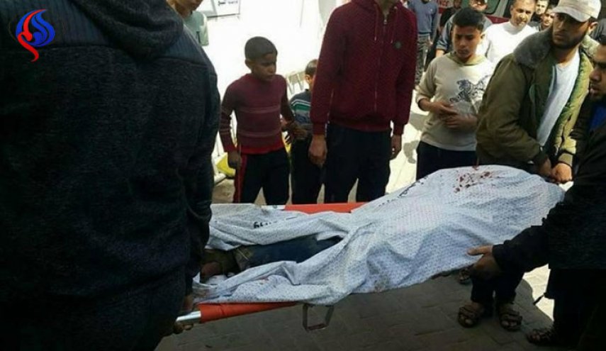 صورة.. 4 شهداء فلسطينيين بقصف اسرائيلي شرق رفح
