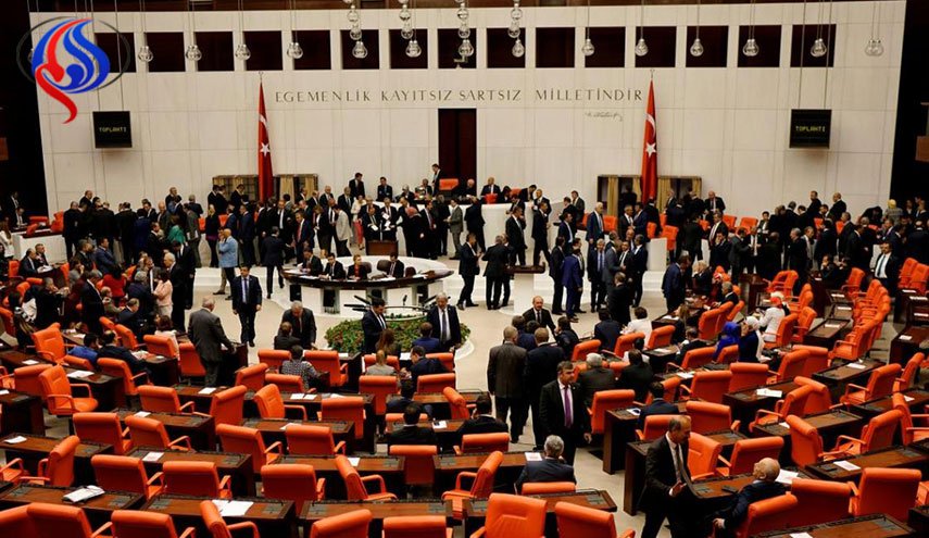 برلمان تركيا يوافق على إجراء الانتخابات الرئاسية والبرلمانية المبكرة