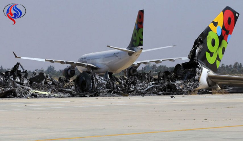 إصابة مطار بالعاصمة الليبية بصواريخ وإلحاق أضرارا بطائرة ركاب