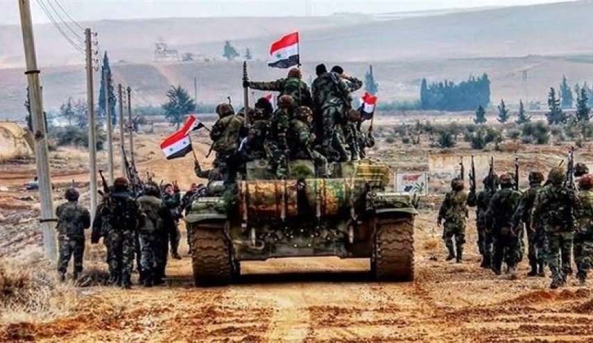 آخرین تحولات میدانی در القلمون/ ادامه درگیری ها بین گروه های تروریستی/ جیش الاسلام 75 تانک خود را به دولت سوریه داد