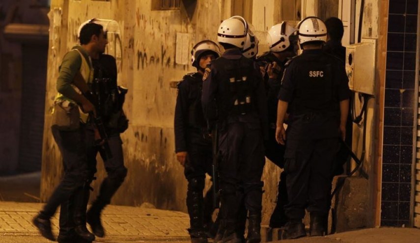 اعتقال 5 شبان بحرينيين بحملة مداهمات لمنازل المواطنين