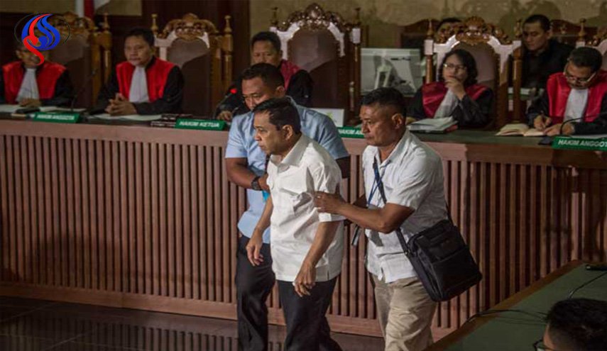 السجن 15 عاما لرئيس البرلمان السابق في إندونيسيا