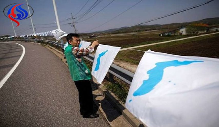 نصب پرچم‌های اتحاد مجدد دو کره در آستانه دیدار 