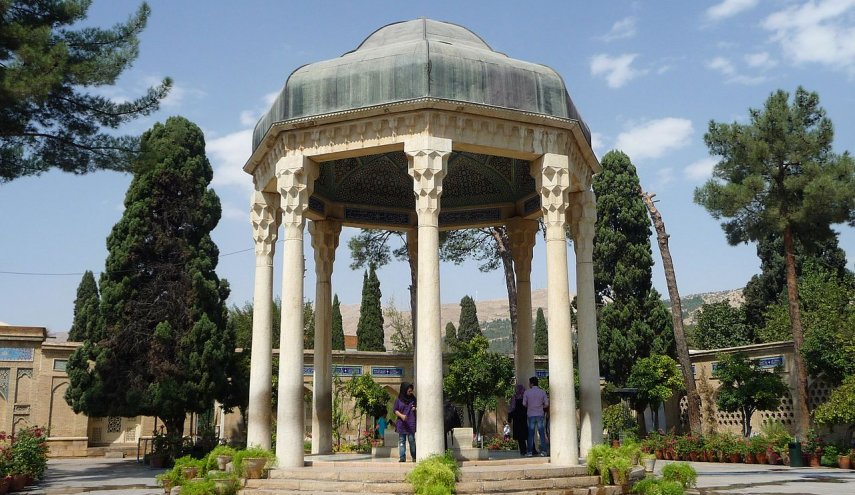 مقبرة الشاعر حافظ الشيرازي