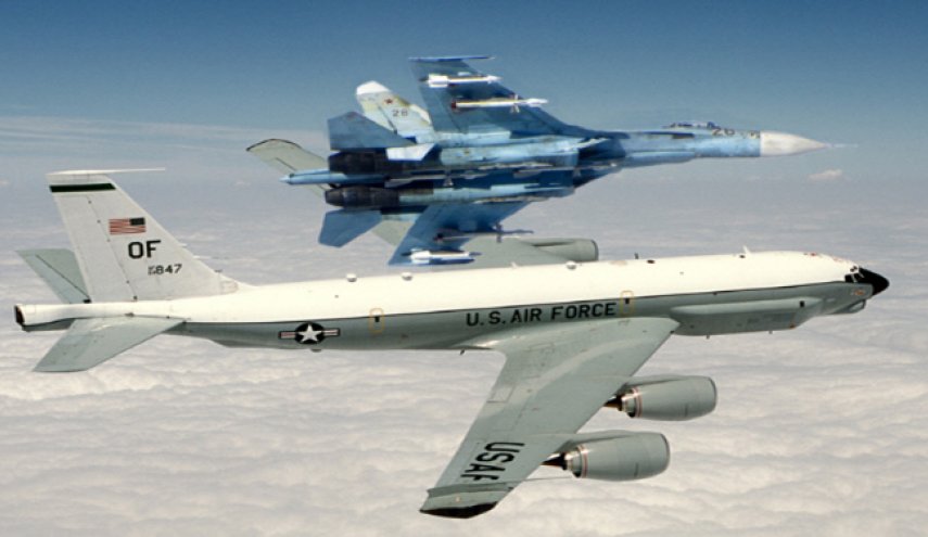 رهگیری هواپیمای جاسوسی آمریکا توسط جنگنده روسی

