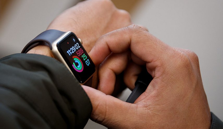 Apple Watch تساهم في إنقاذ حياة مراهقة أمريكية