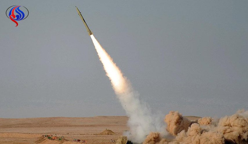 القوة الصاروخية اليمنية تطلق صاروخاً باليستياً من طراز 