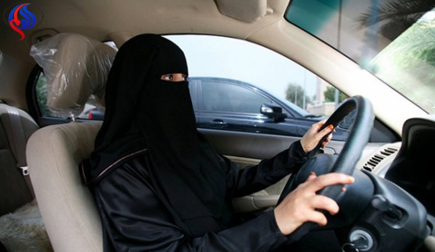 السعوديات يبدأن قيادة السيارات بالشوارع في 24 يونيو