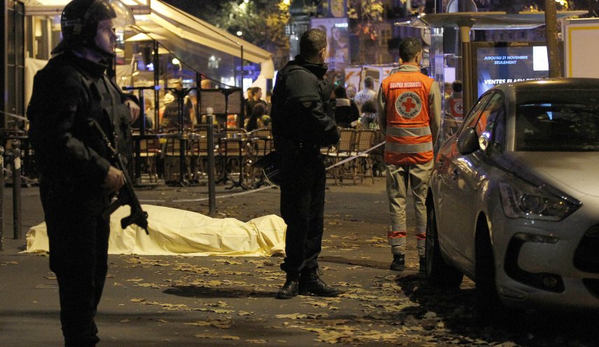 قتيلان أحدهما المهاجم في اعتداء بسكين وسط باريس