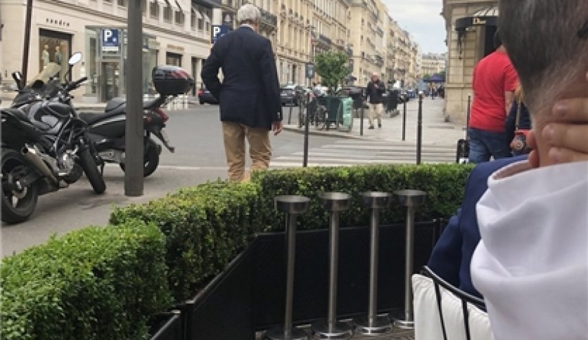 «جان کری» با یک هیأت ایرانی در پاریس دیدار کرد