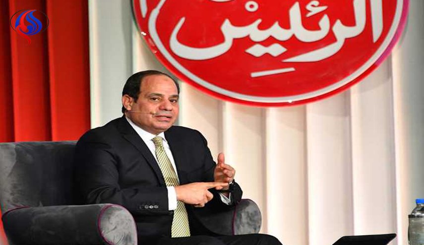 الرئيس السيسي يتلقى شكاوى المصريين على فيسبوك