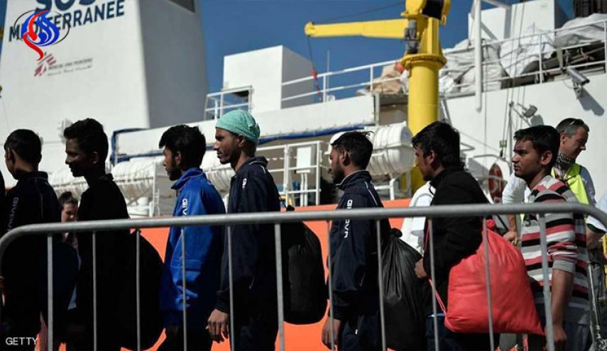 نصف مليون مهاجر مهددون بالطرد من إيطاليا