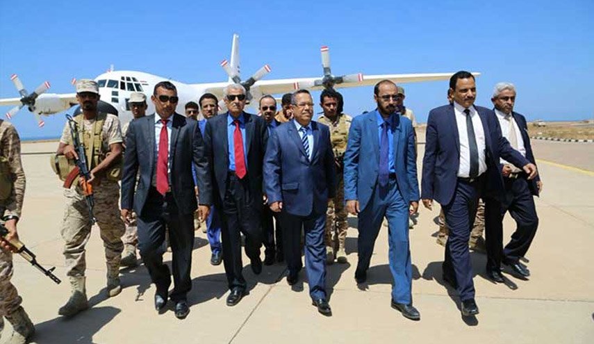 مصدر يمني يكشف سر تراجع حكومة هادي المخزي حول سقطرى!