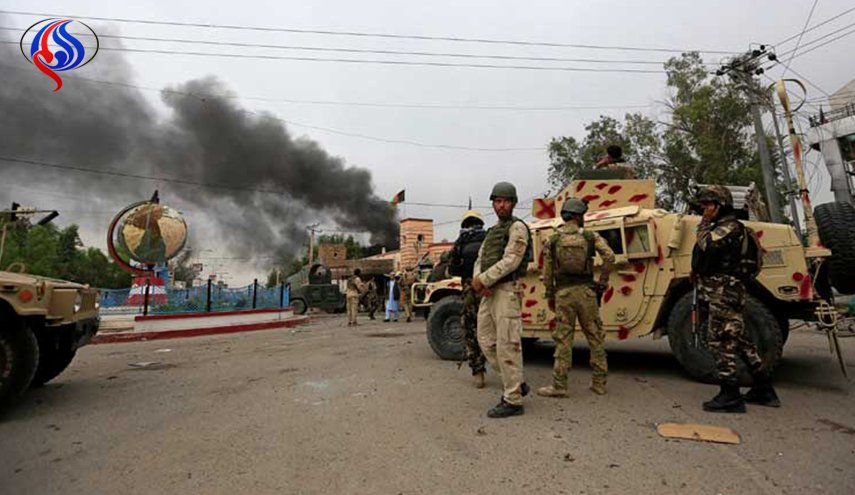 اشتباكات كثيفة خلال هجوم طالبان على مدينة في غرب أفغانستان