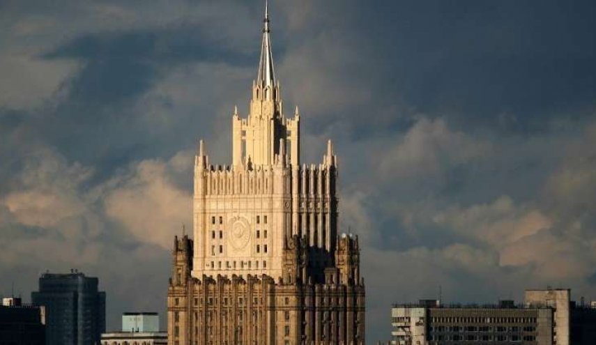 الخارجية الروسية تطالب أوكرانيا بالإفراج عن الصحفي فيشينسكي فورا
