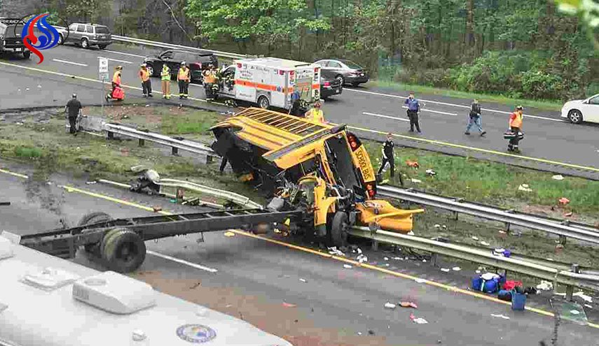 قتيلان و عشرات المصابين في تصادم حافلة مدرسية وشاحنة في نيوجيرسي