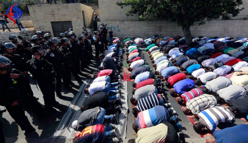 شرکت 120 هزار فلسطینی در نخستین نمازجمعه ماه مبارک رمضان در مسجد الاقصی
