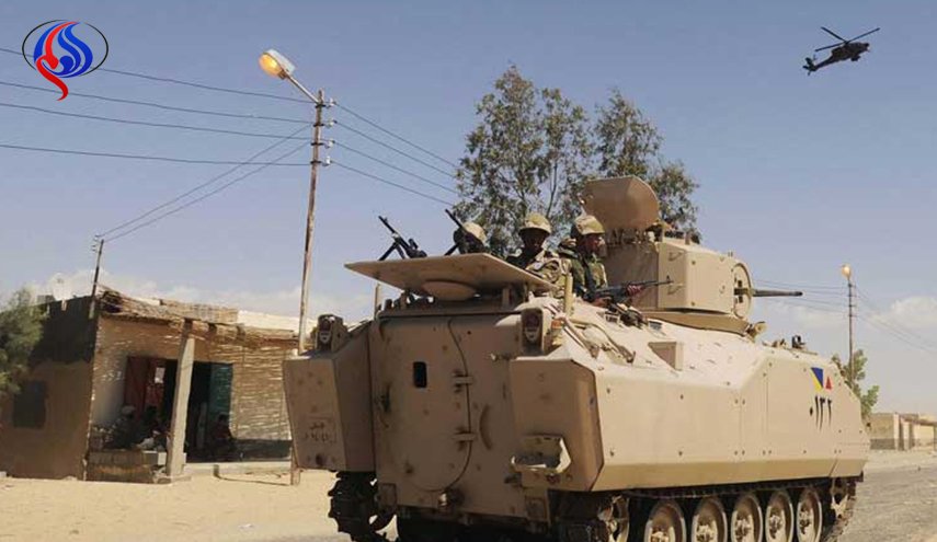 الجيش المصري يعلن مقتل اثنين من جنوده وثمانية مسلحين في سيناء