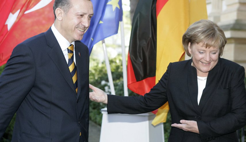 ميركل تدعو أردوغان لزيارة ألمانيا  
